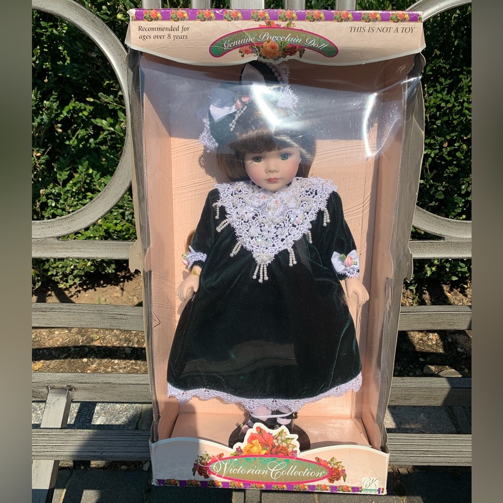 Vintage Victorian Collection Doll Genuine Porcelai